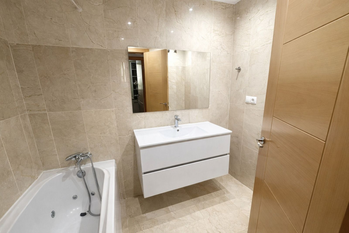 Apartamento Planta Baja en alquiler en Benahavis