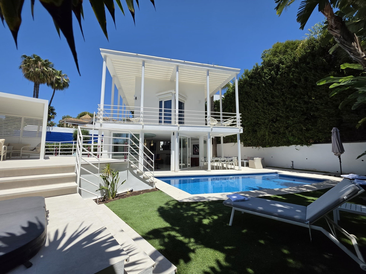 Villa for short term rent in Nueva Andalucia, Marbella