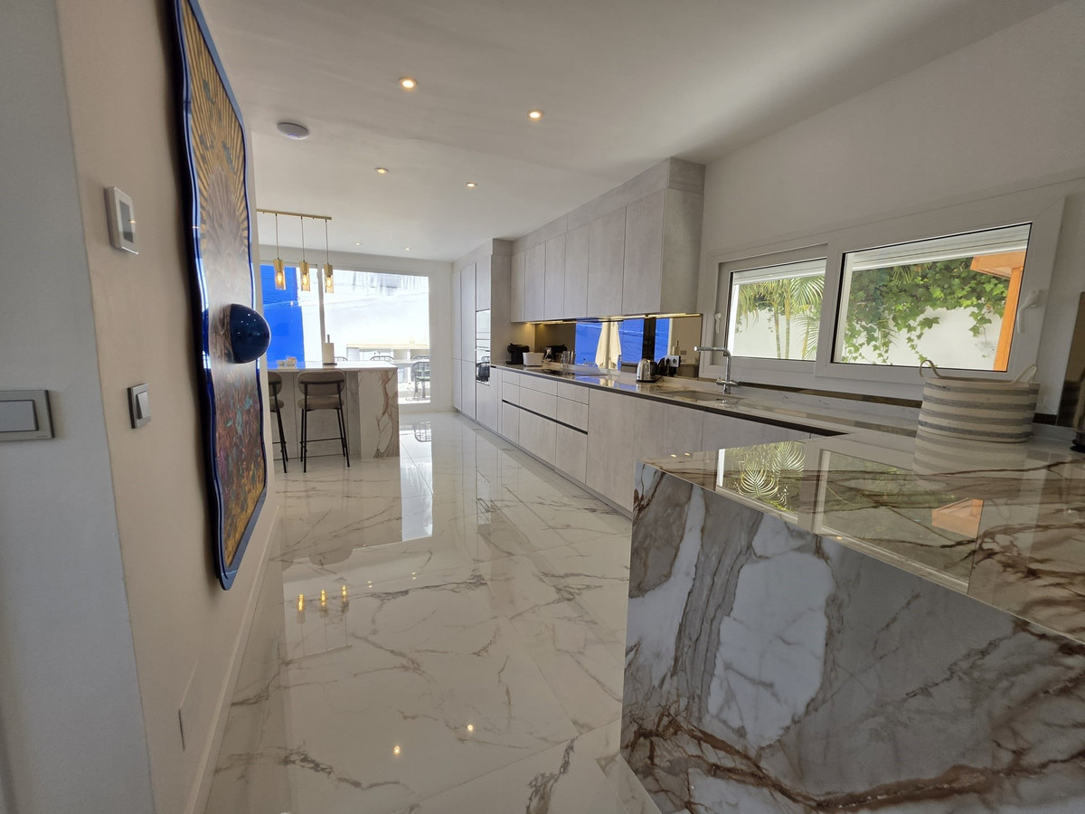 Villa for short term rent in Nueva Andalucia, Marbella