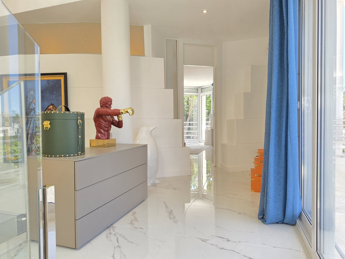 Villa for short term rent in Nueva Andalucia, Marbella