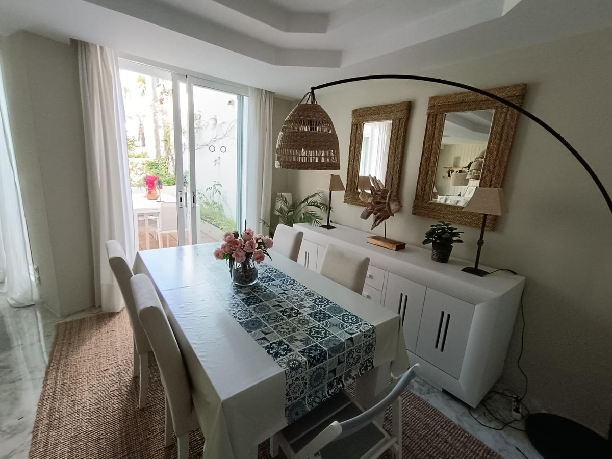Town House for long term rent in Cancelada, Estepona East
