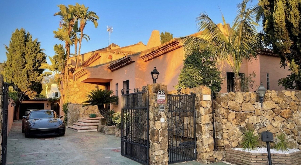 Villa for long term rent in Paraiso Alto, Benahavis