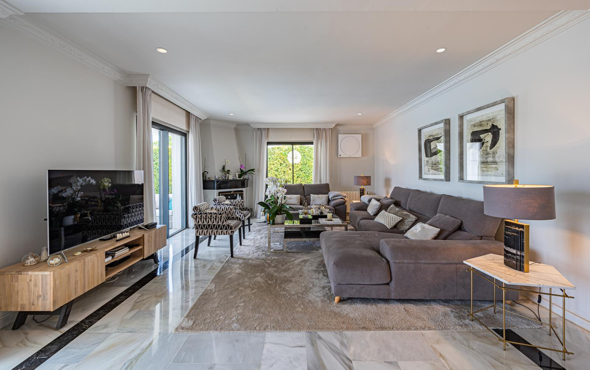 Villa for rent in Nueva Andalucia, Marbella