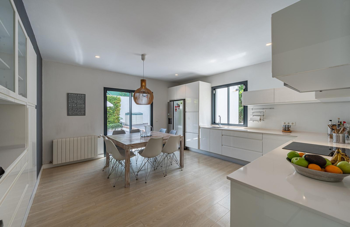 Villa for rent in Nueva Andalucia, Marbella