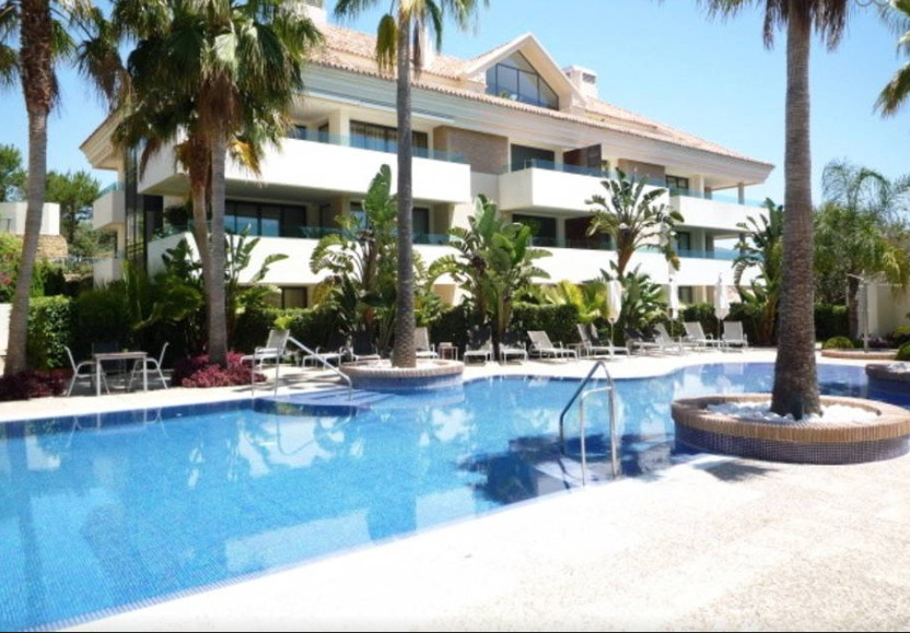 Ground Floor Apartment for rent in Los Monteros, Marbella East