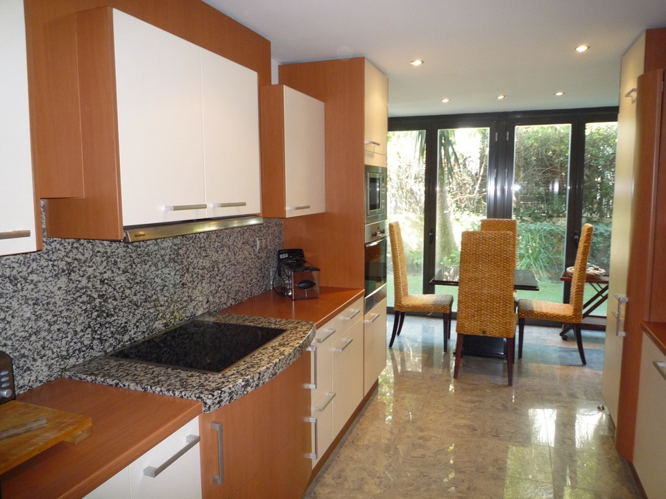 Ground Floor Apartment for rent in Los Monteros, Marbella East