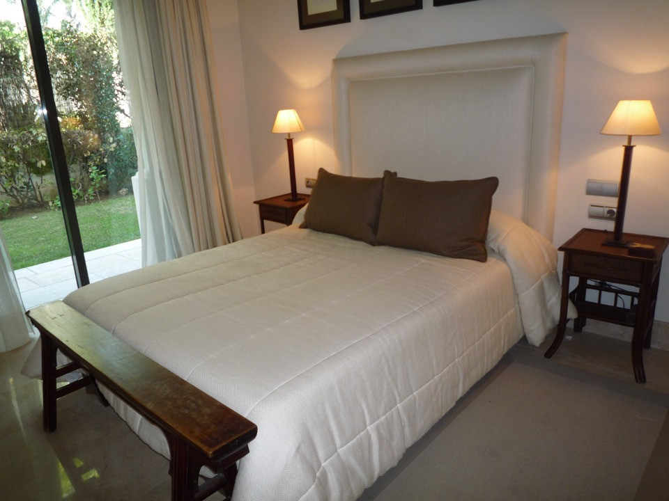 Ground Floor Apartment for rent in Los Monteros, Marbella East