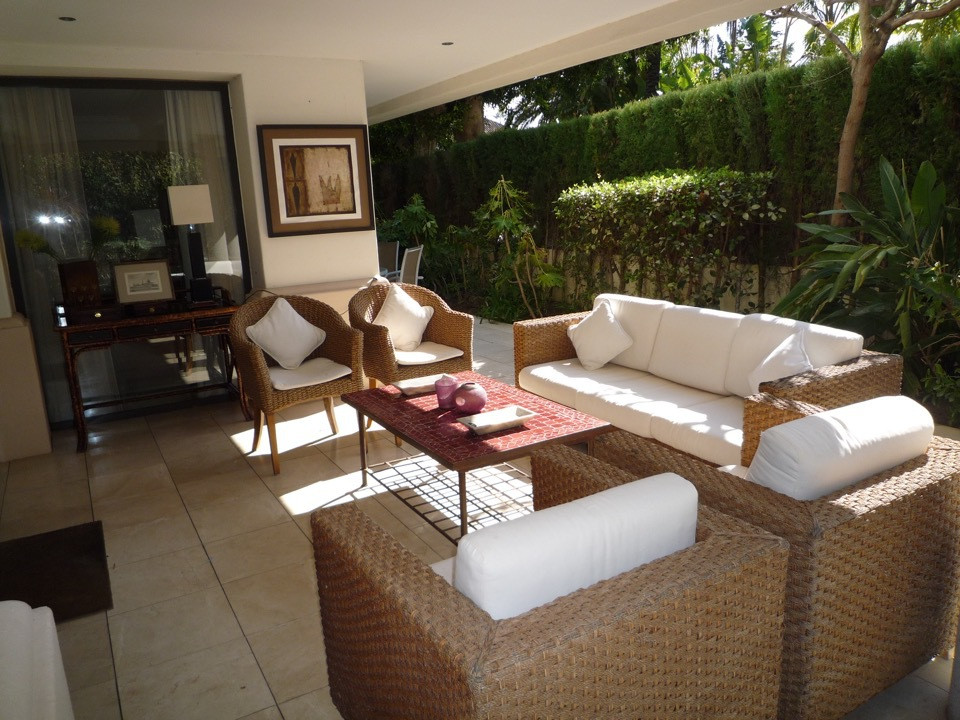 Ground Floor Apartment for rent in Los Monteros, Marbella East