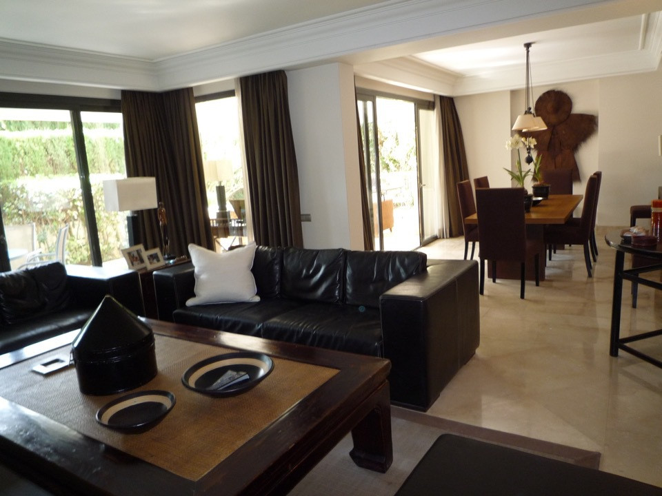 Ground Floor Apartment for rent in Los Monteros, Marbella East