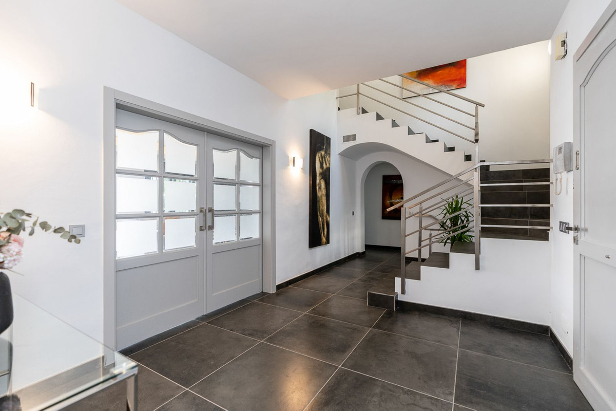 Villa for long term rent in Nueva Andalucia, Marbella