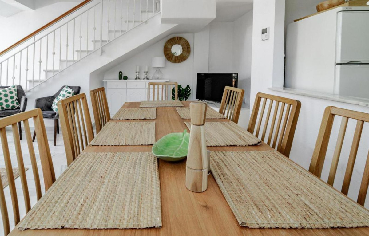 Town House for rent in El Rosario, Marbella East