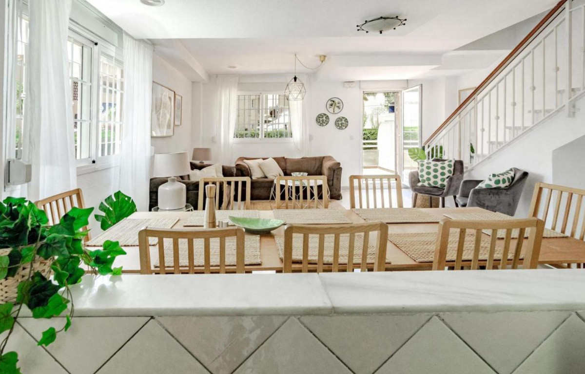 Town House for rent in El Rosario, Marbella East