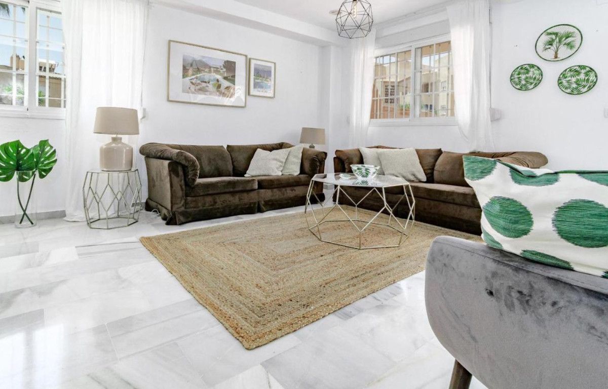 Town House for rent in El Rosario, Marbella East