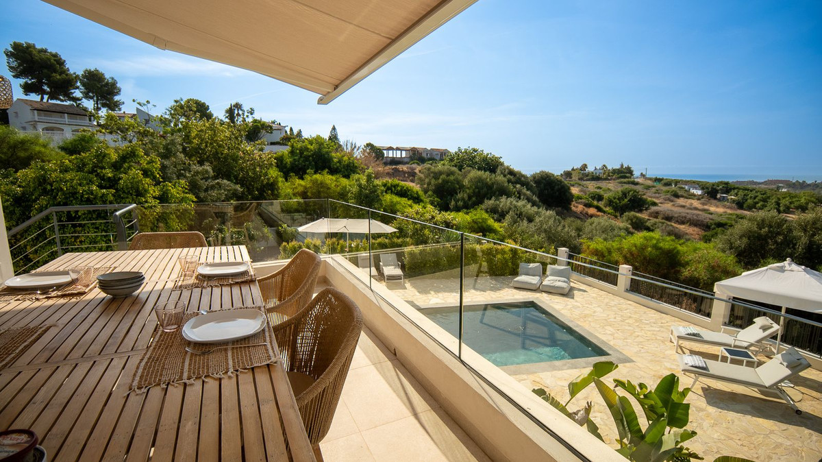 Villa for rent in Estepona