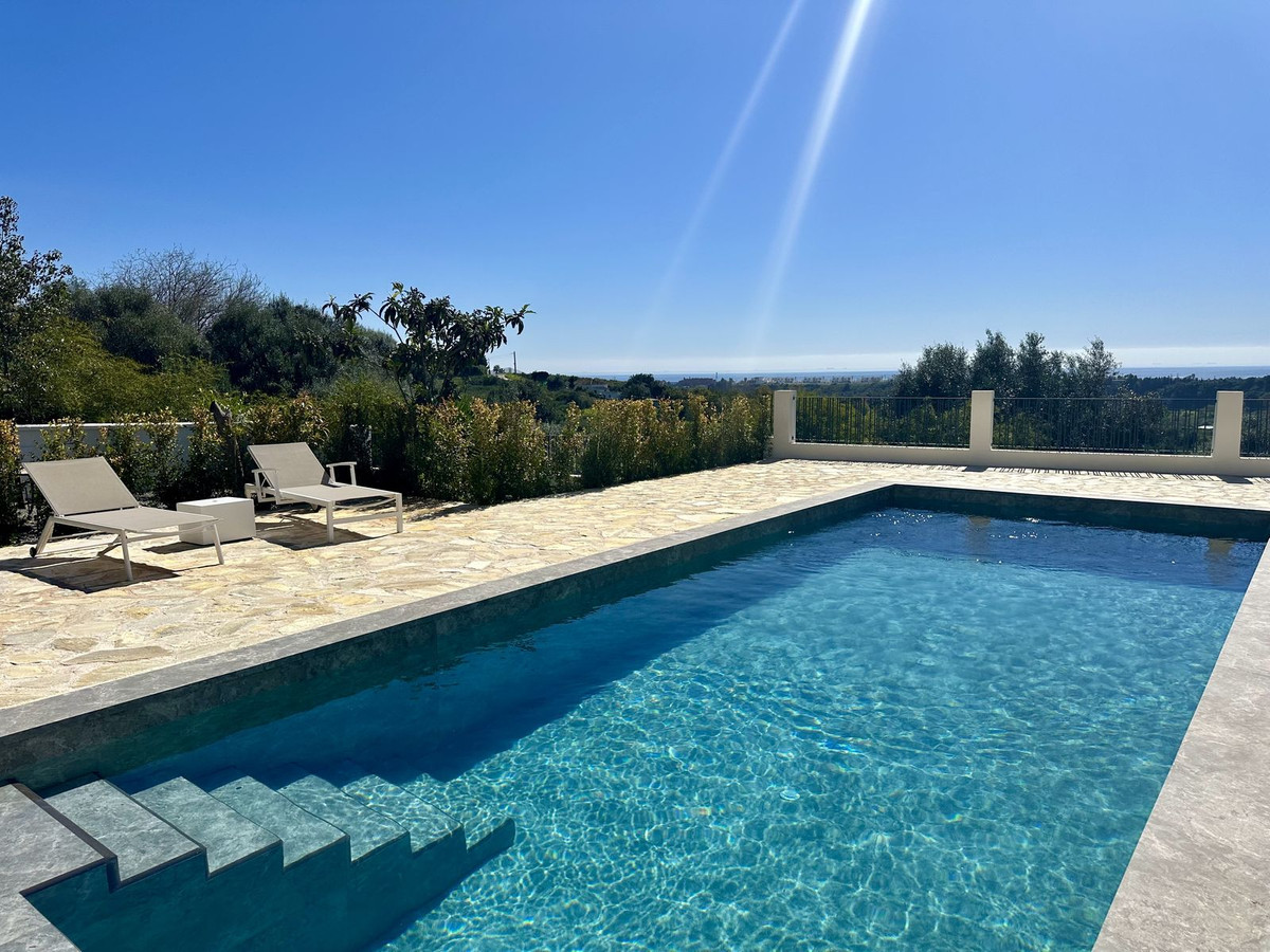 Villa for rent in Estepona