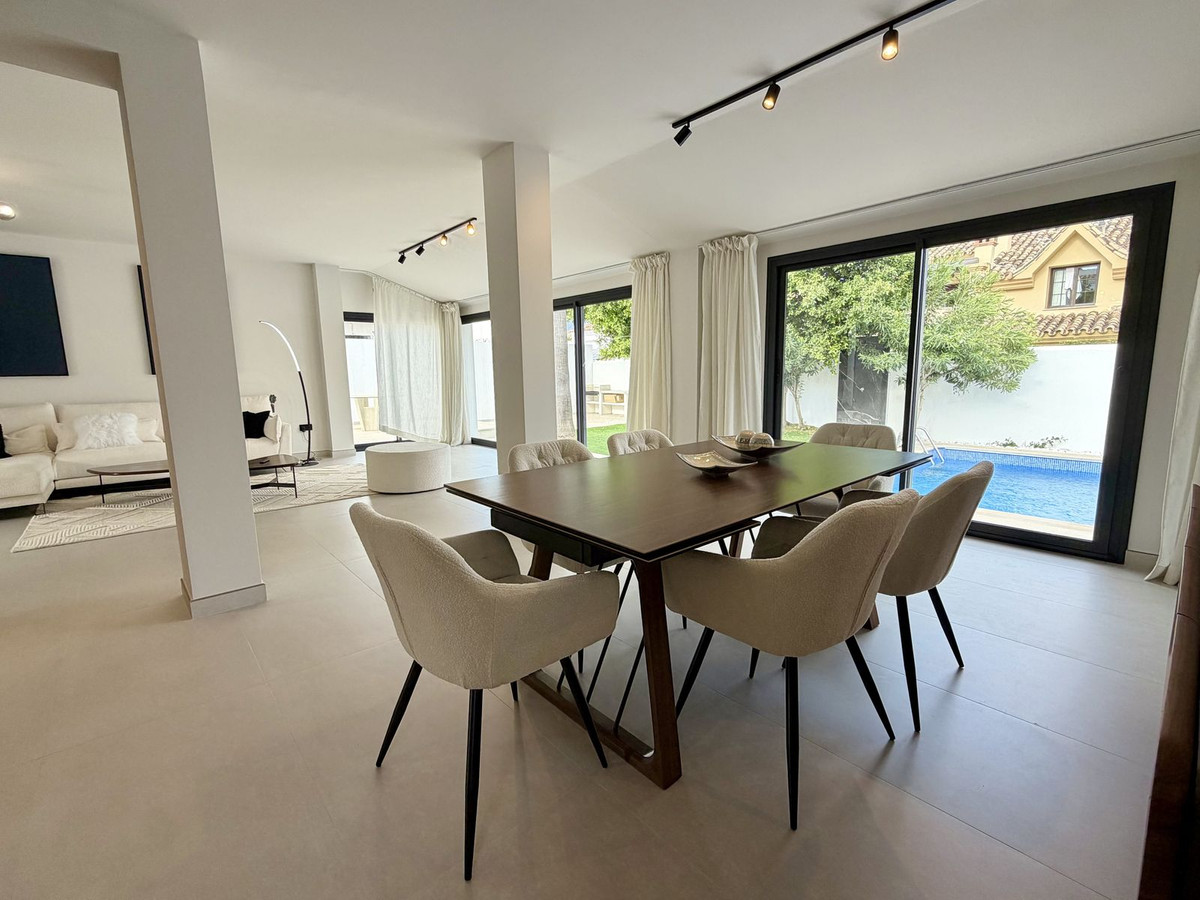 Villa for long term rent in Marbella - Puerto Banus