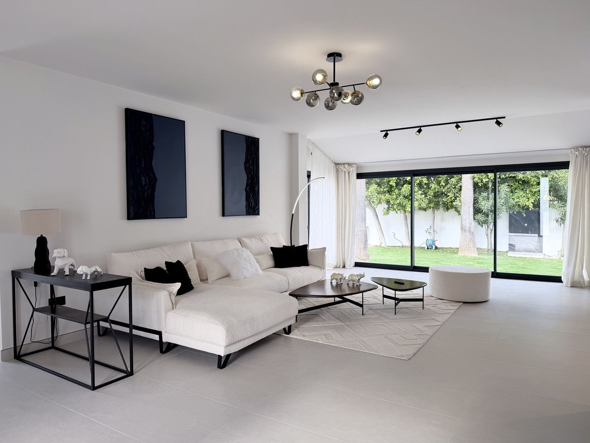 Villa for long term rent in Marbella - Puerto Banus