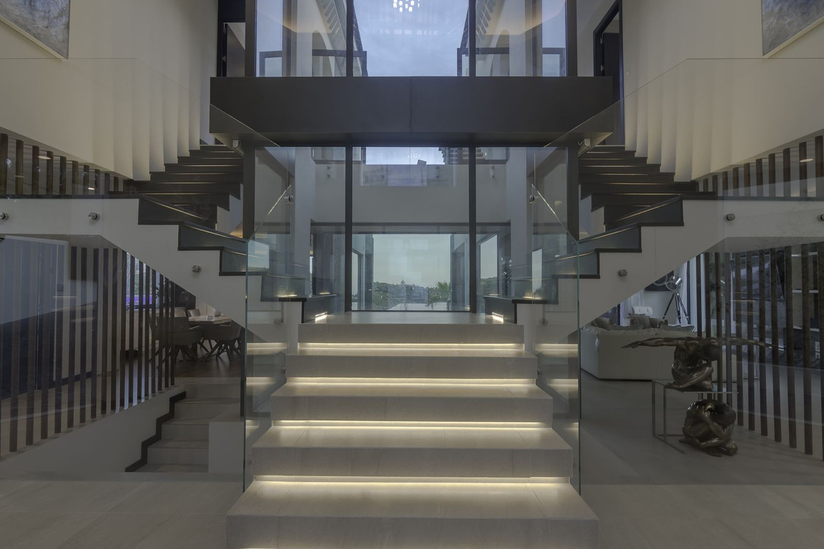 Villa for rent in La Quinta, Benahavis