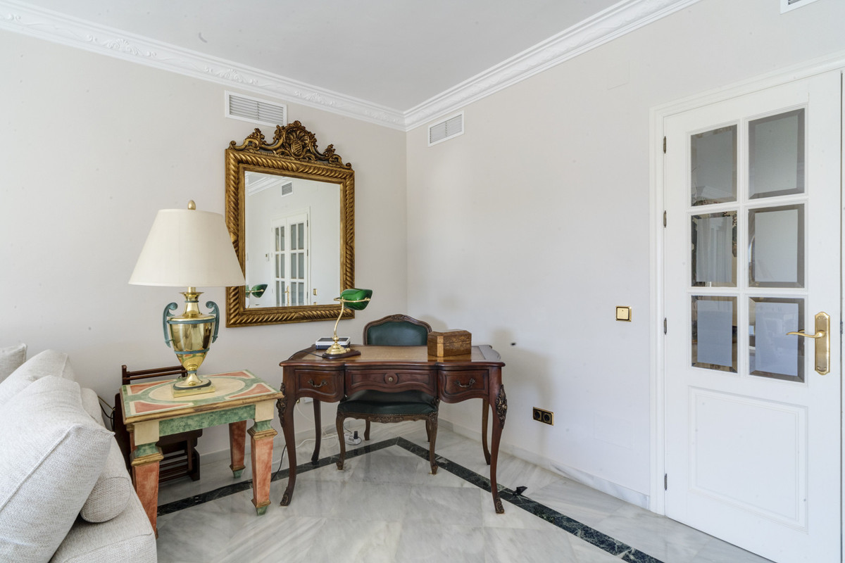 Apartment for rent in Marbella Golden Mile