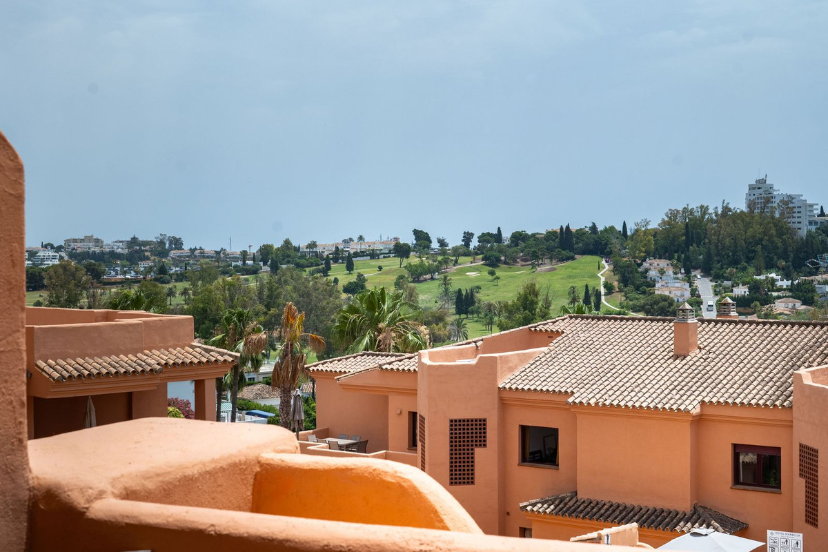 Apartment for rent in Paraiso Alto, Benahavis