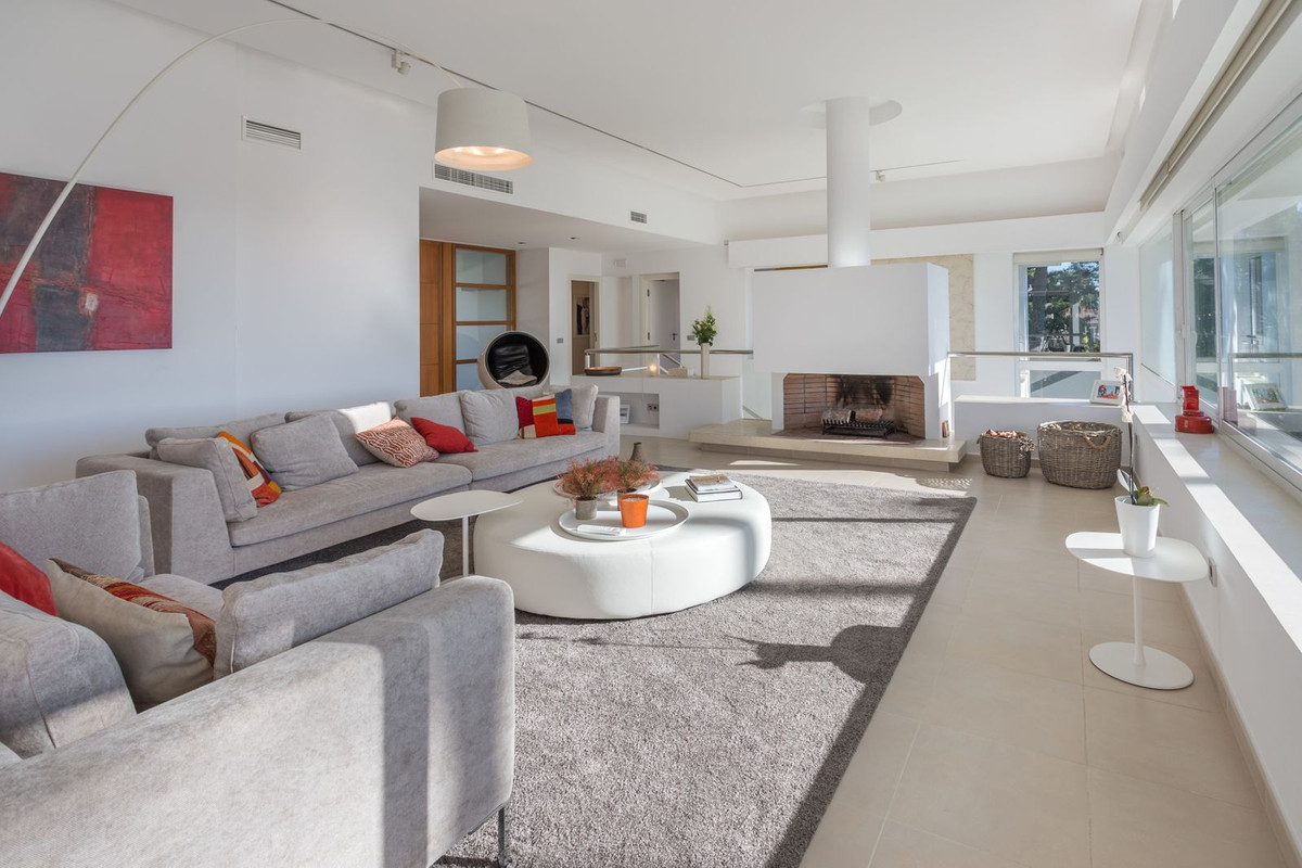 Villa for short term rent in Marbella Golden Mile