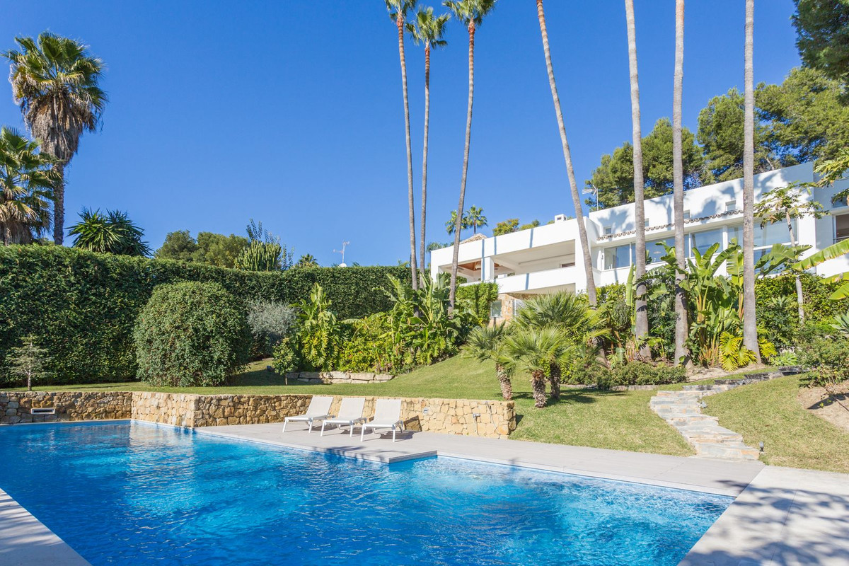 Villa for short term rent in Marbella Golden Mile