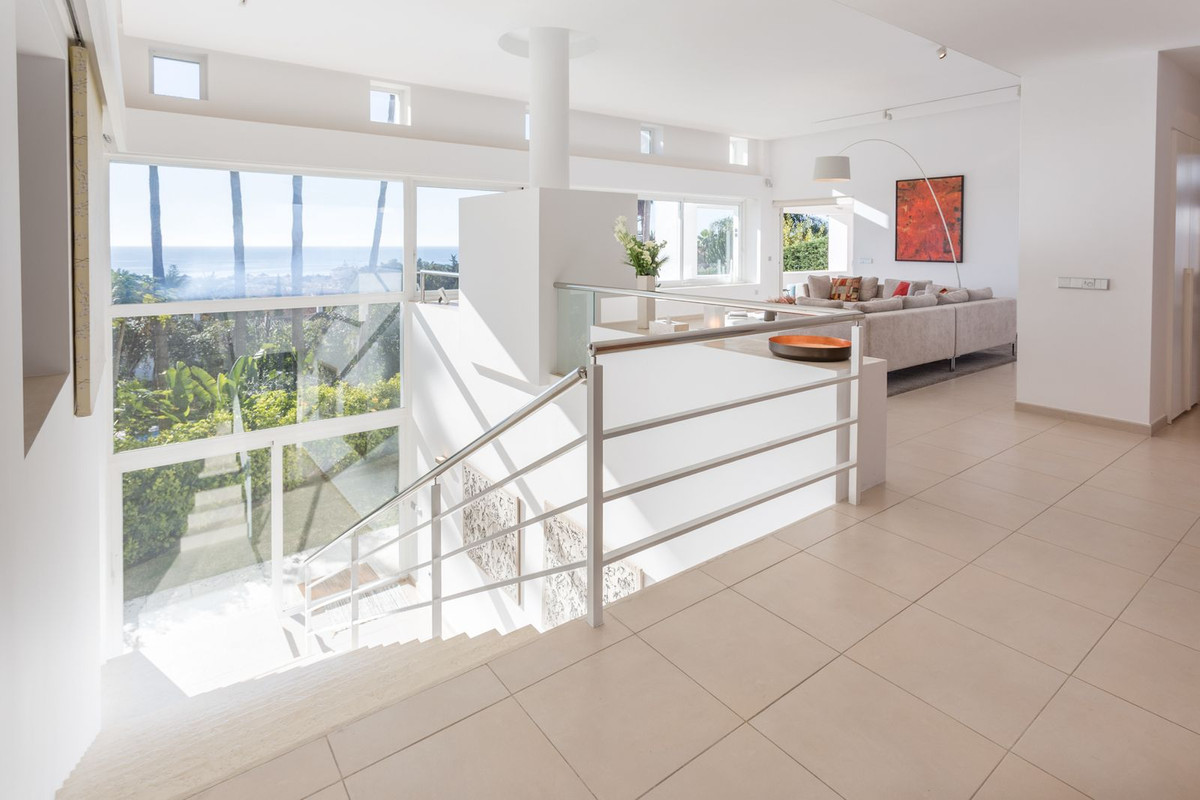 Villa for short term rent in Marbella Golden Mile