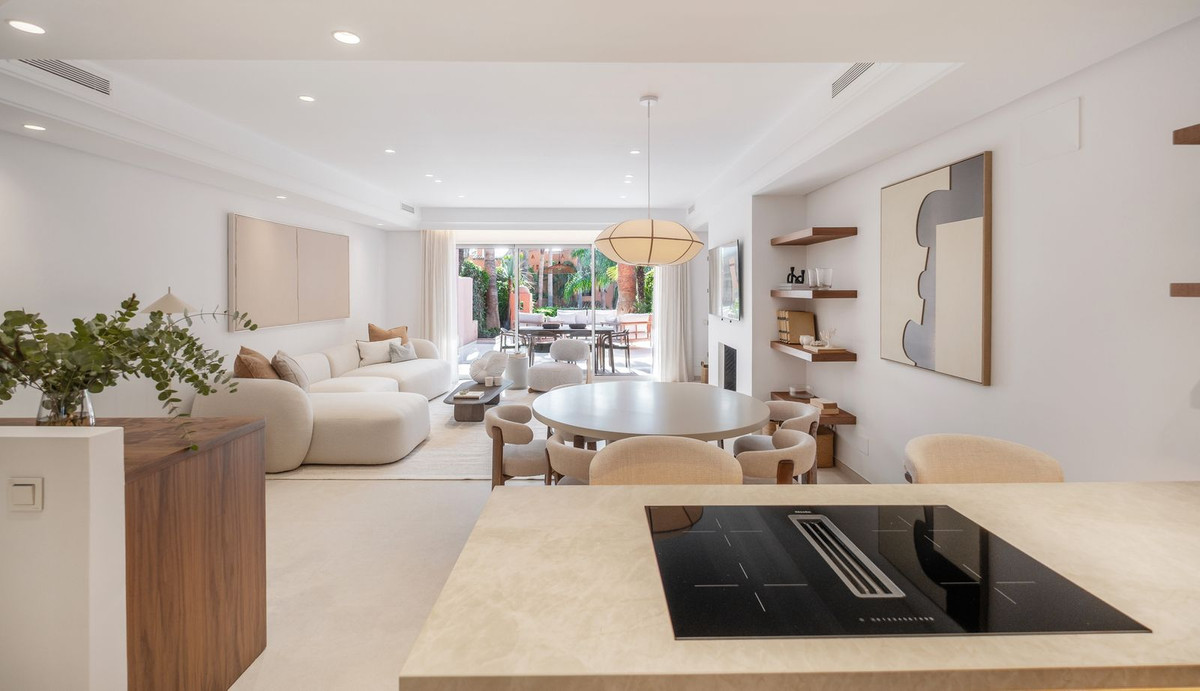 Semi Detached Villa for short term rent in Marbella Golden Mile