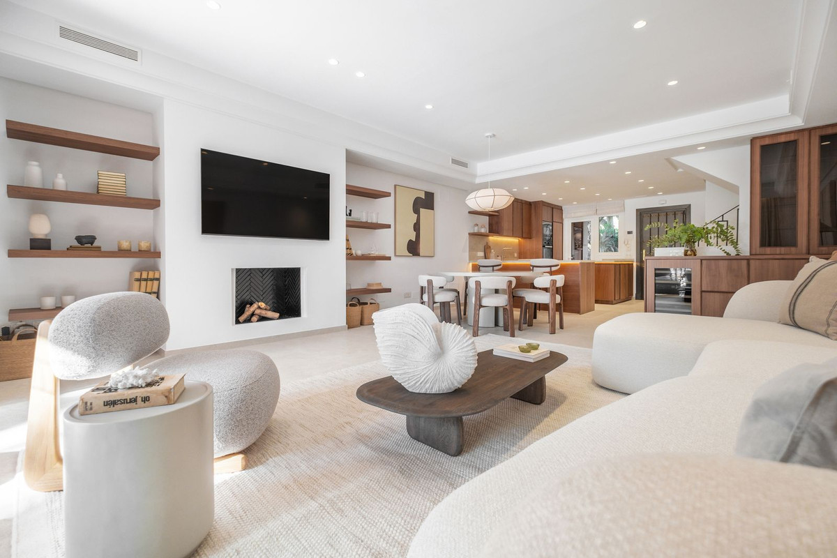 Semi Detached Villa for short term rent in Marbella Golden Mile