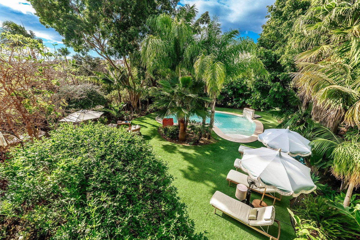 Villa for long term rent in Marbella