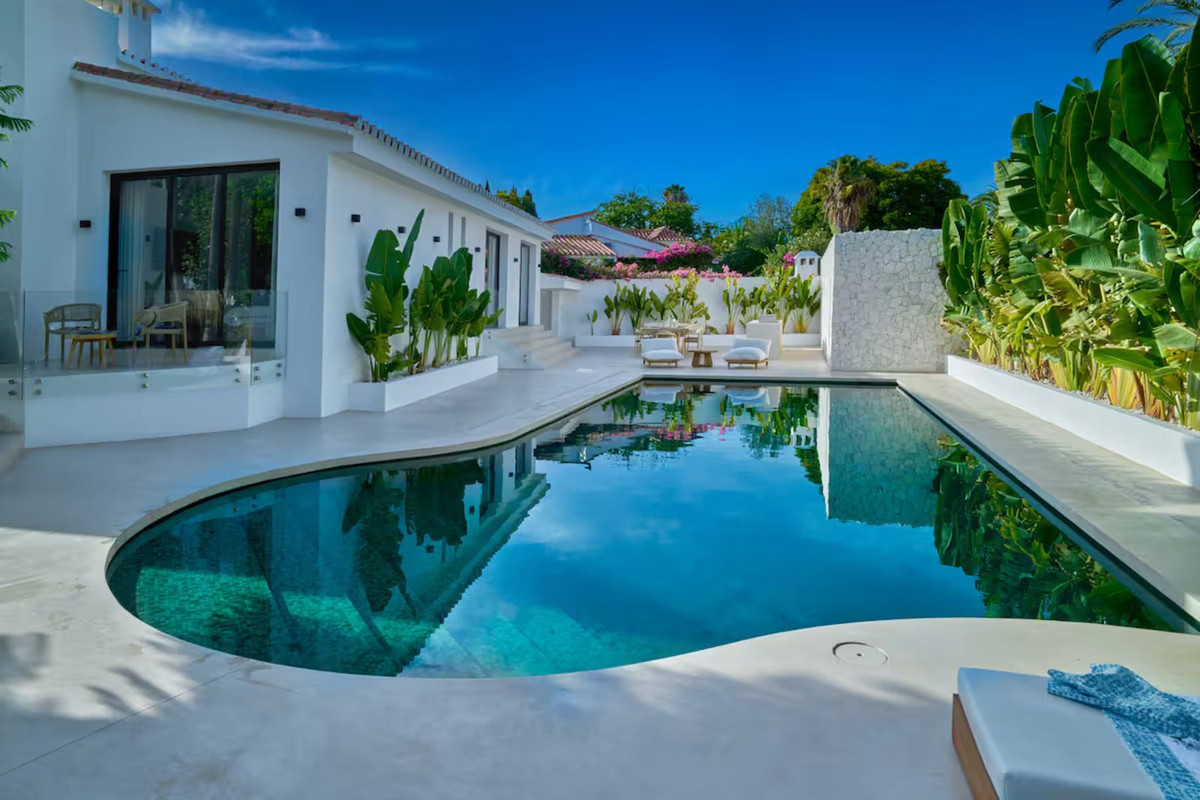 Villa for short term rent in Cortijo Blanco, San Pedro de Alcantara