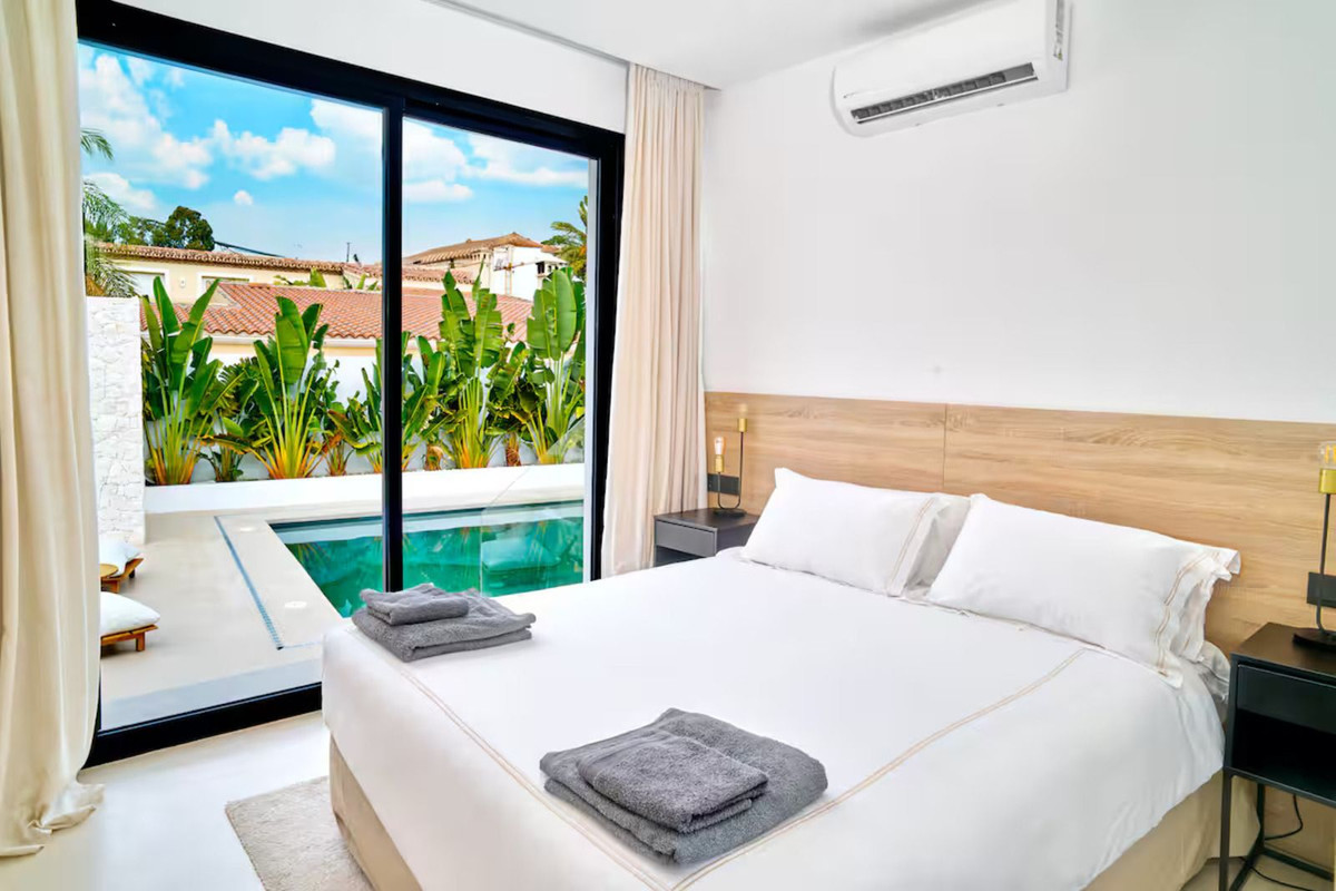 Villa for short term rent in Cortijo Blanco, San Pedro de Alcantara