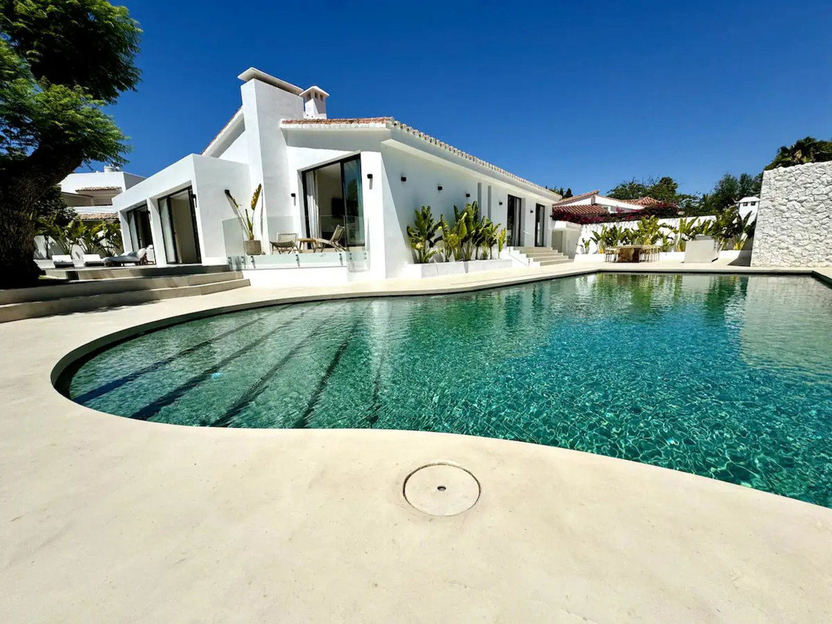 Villa for short term rent in Cortijo Blanco, San Pedro de Alcantara