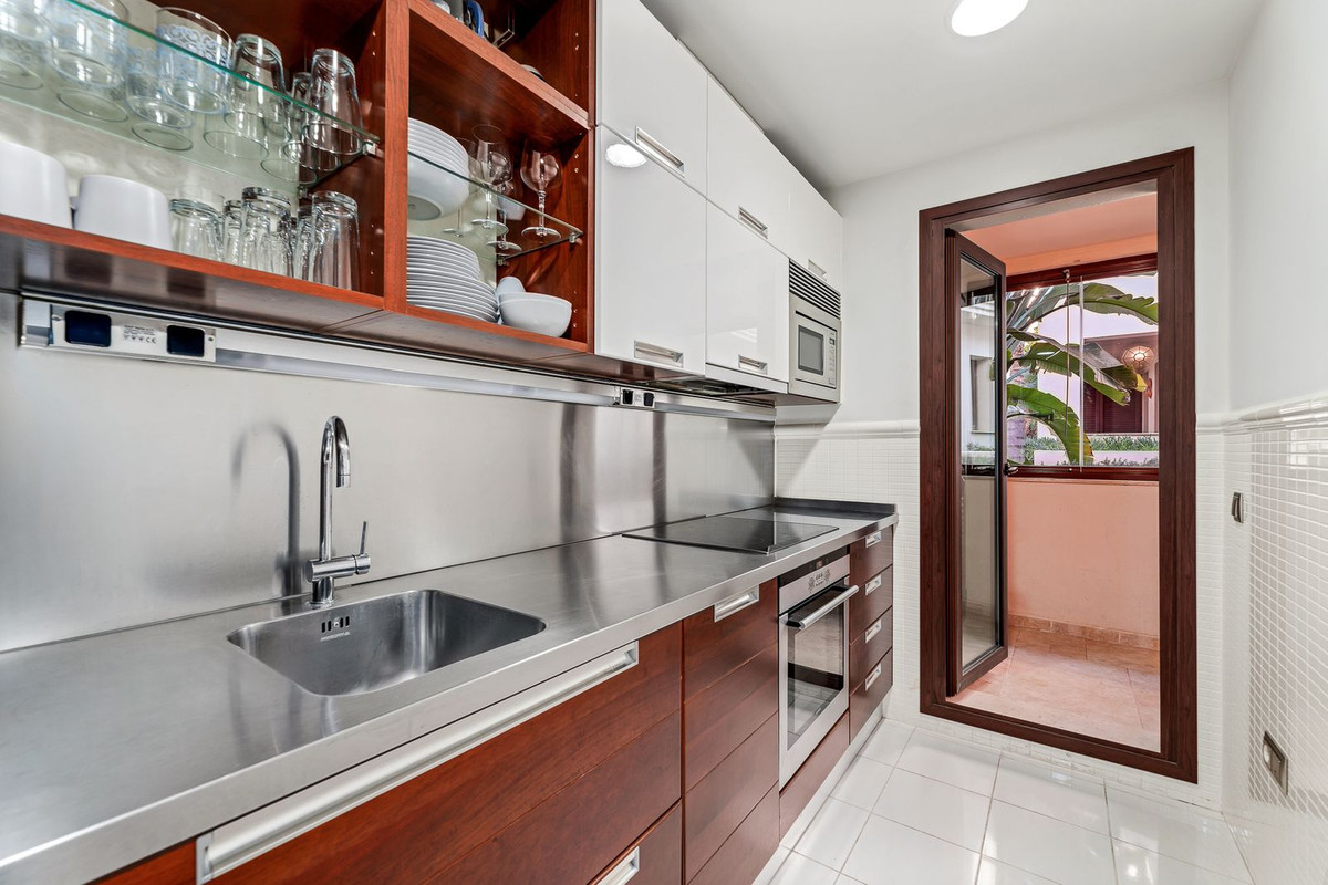 Ground Floor Apartment for rent in Nueva Andalucia, Marbella