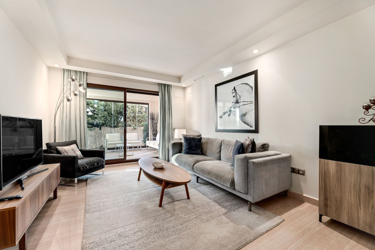 Ground Floor Apartment for rent in Nueva Andalucia, Marbella