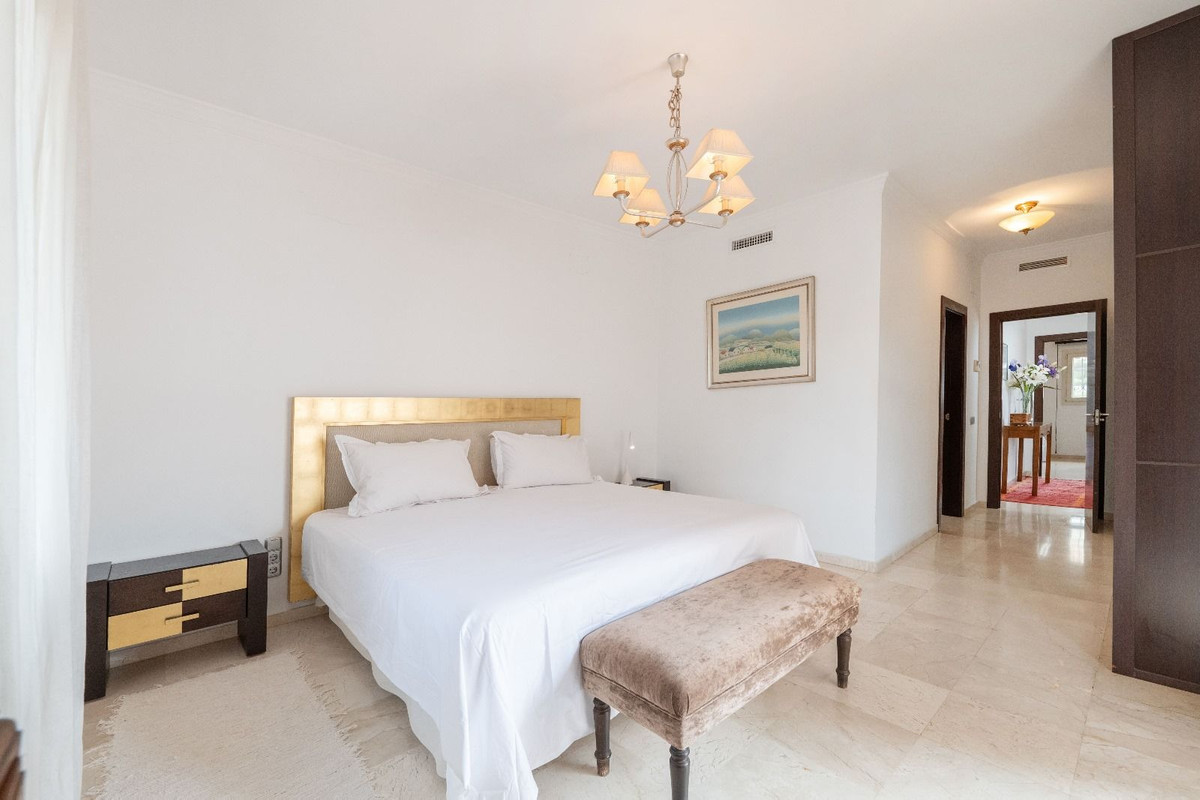 Villa for rent in Marbella Golden Mile