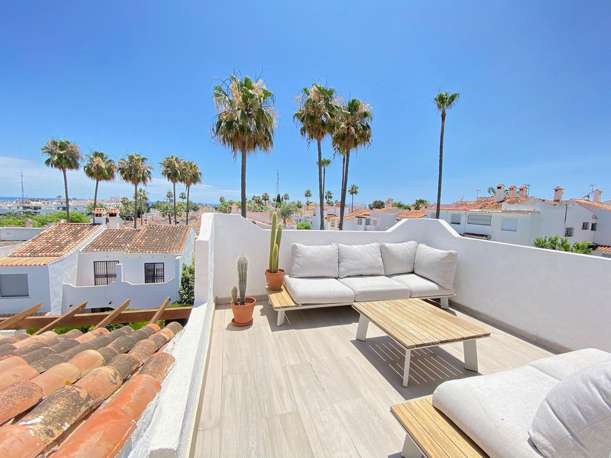 Villa for long term rent in Estepona