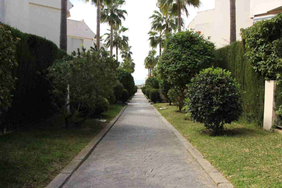 Town House for rent in El Rosario, Marbella East