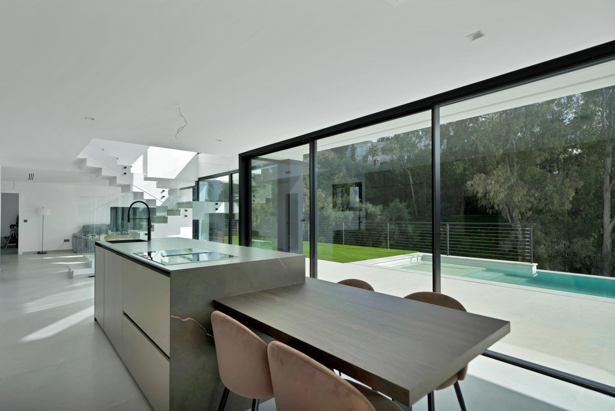 Villa En alquiler en Benahavis