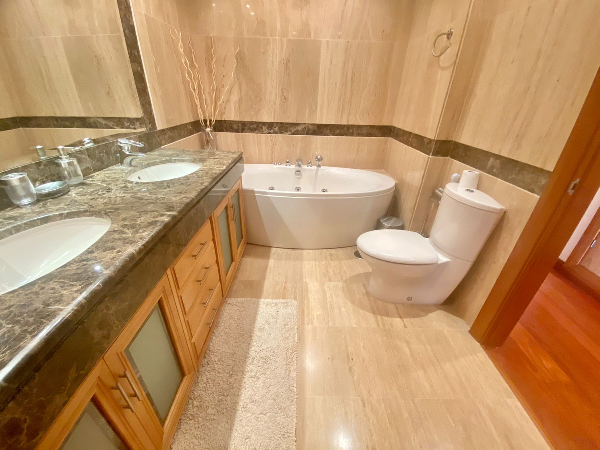 Apartment for rent in Marbella - Puerto Banus