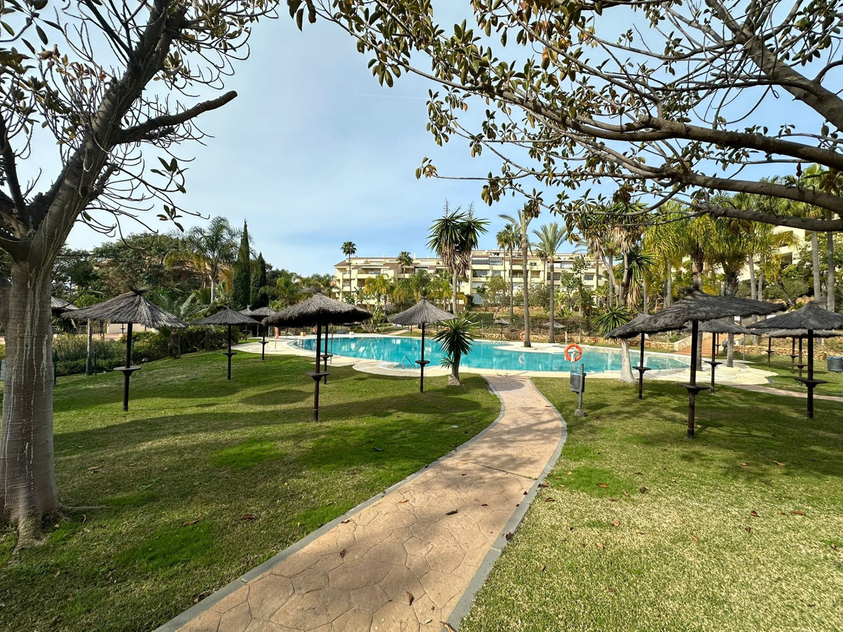 Apartment for short term rent in Bahia de Marbella, Marbella East