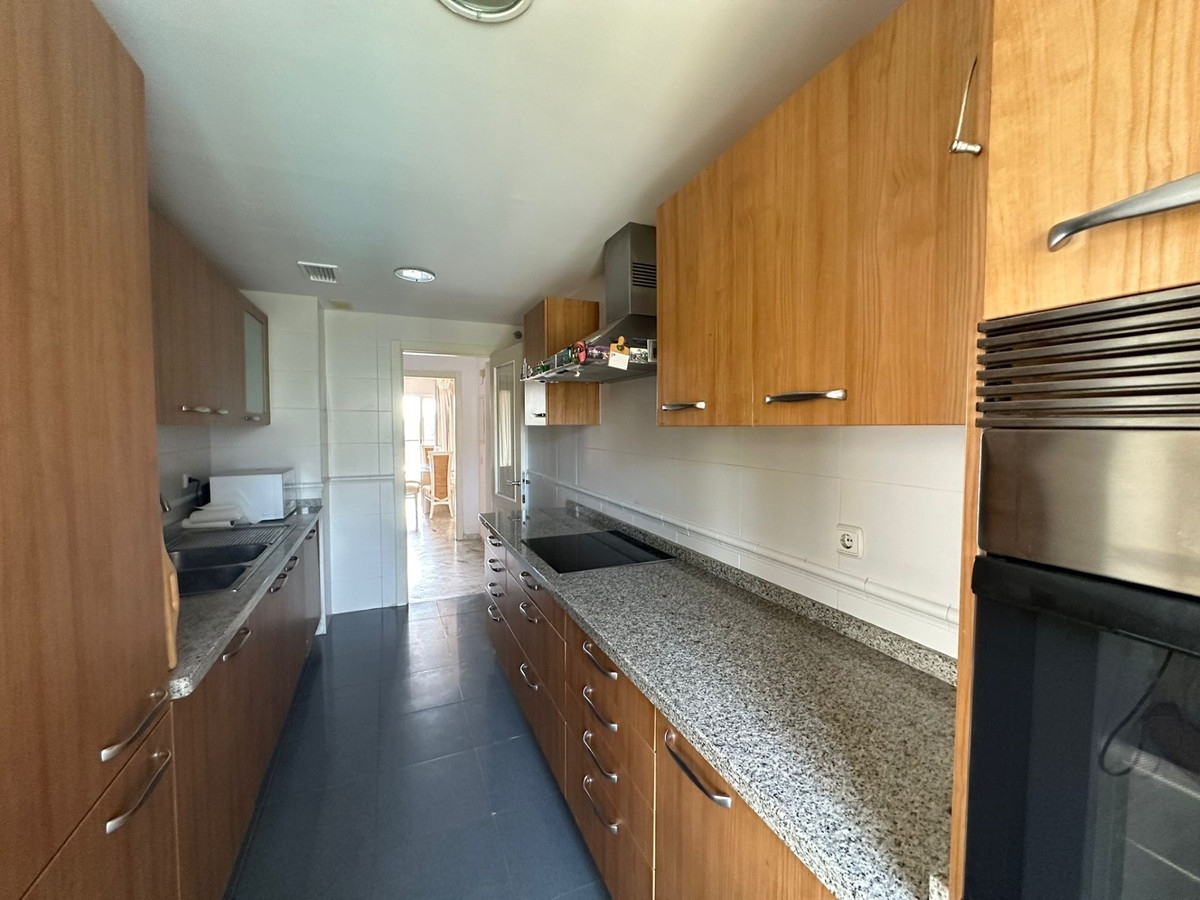 Apartment for short term rent in Bahia de Marbella, Marbella East