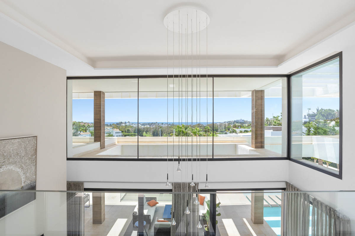 Villa for rent in Benahavis