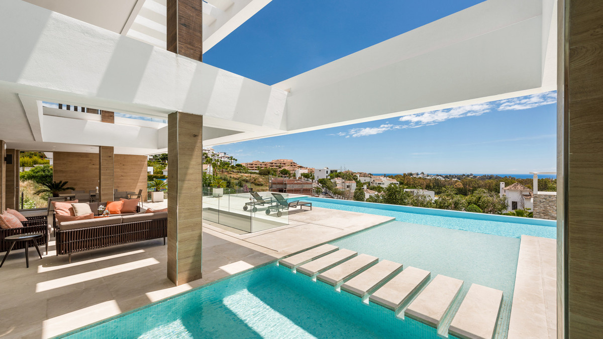 Villa for rent in Benahavis