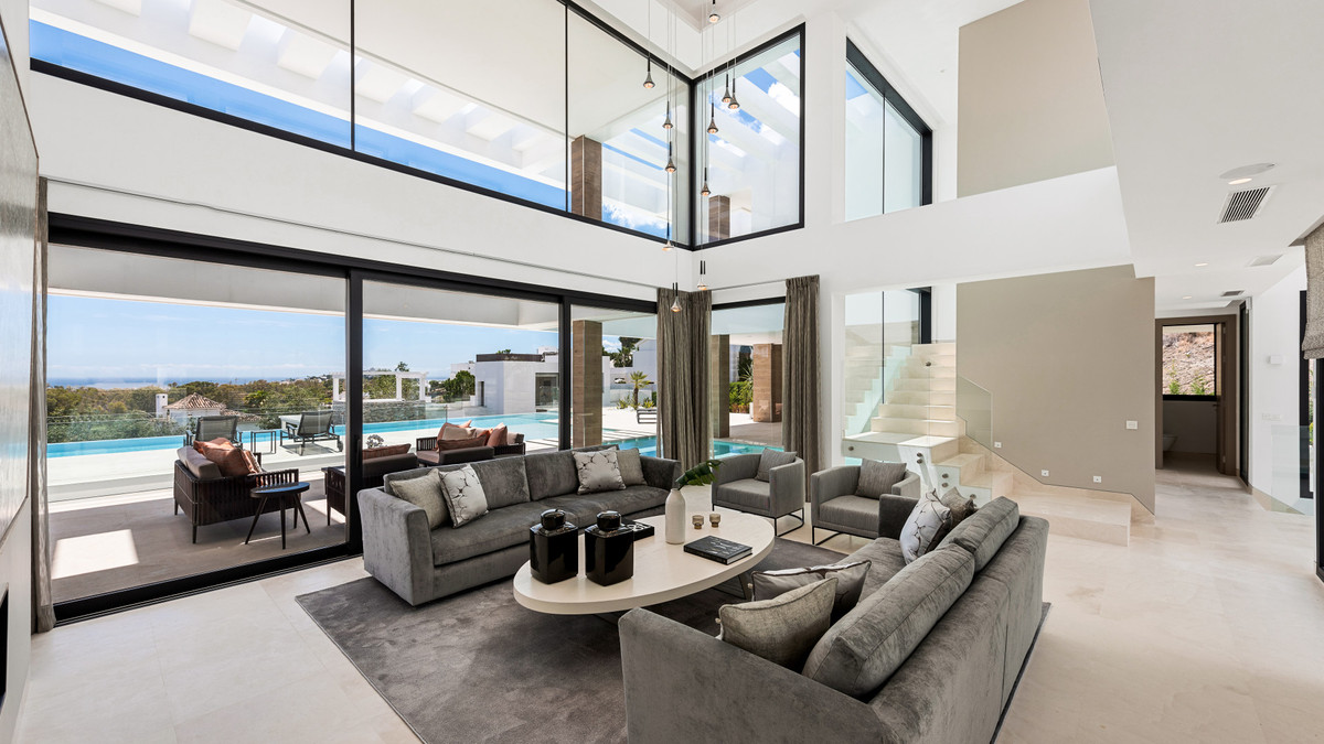 Villa for rent in Benahavis