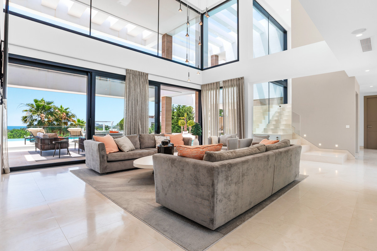 Villa for rent in Benahavis