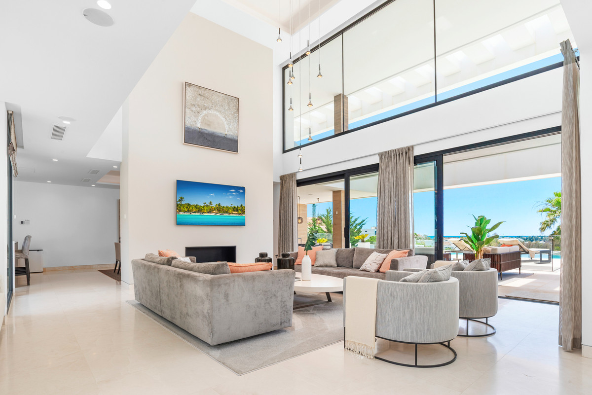 Villa for rent in Benahavis