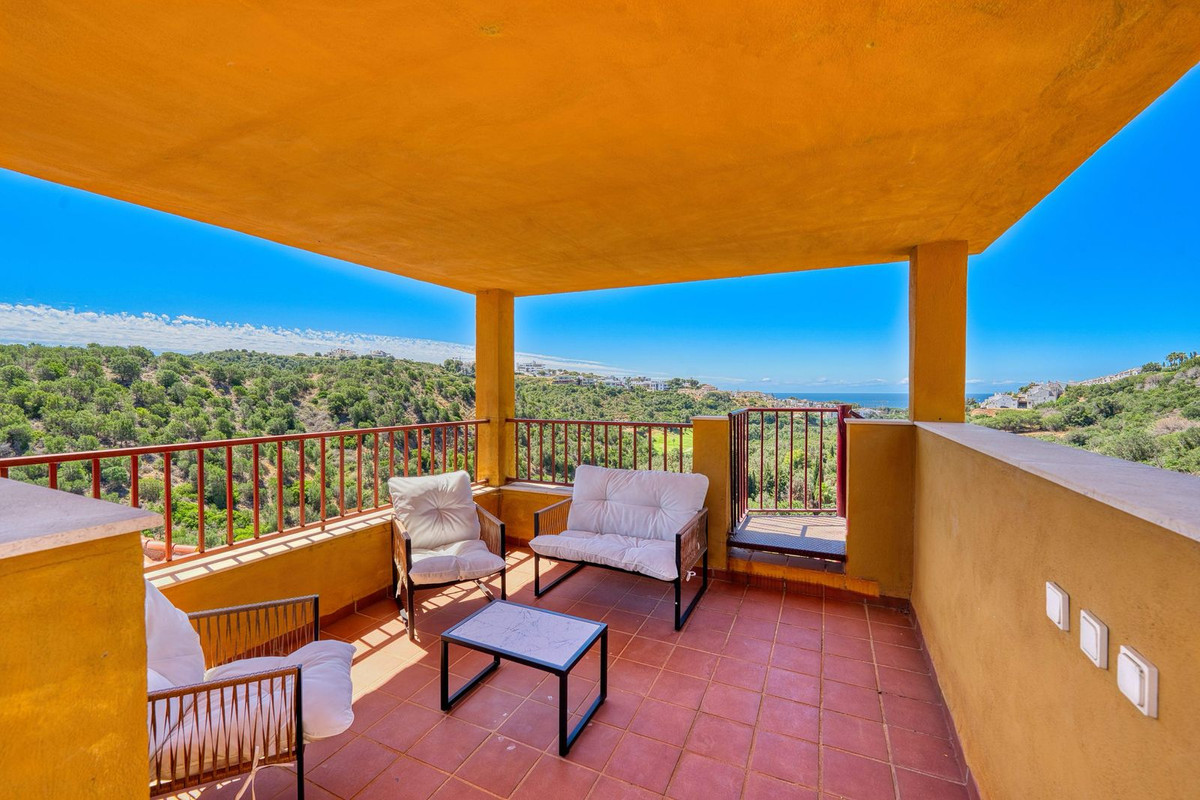 Apartment for long term rent in La Reserva de Marbella, Marbella East