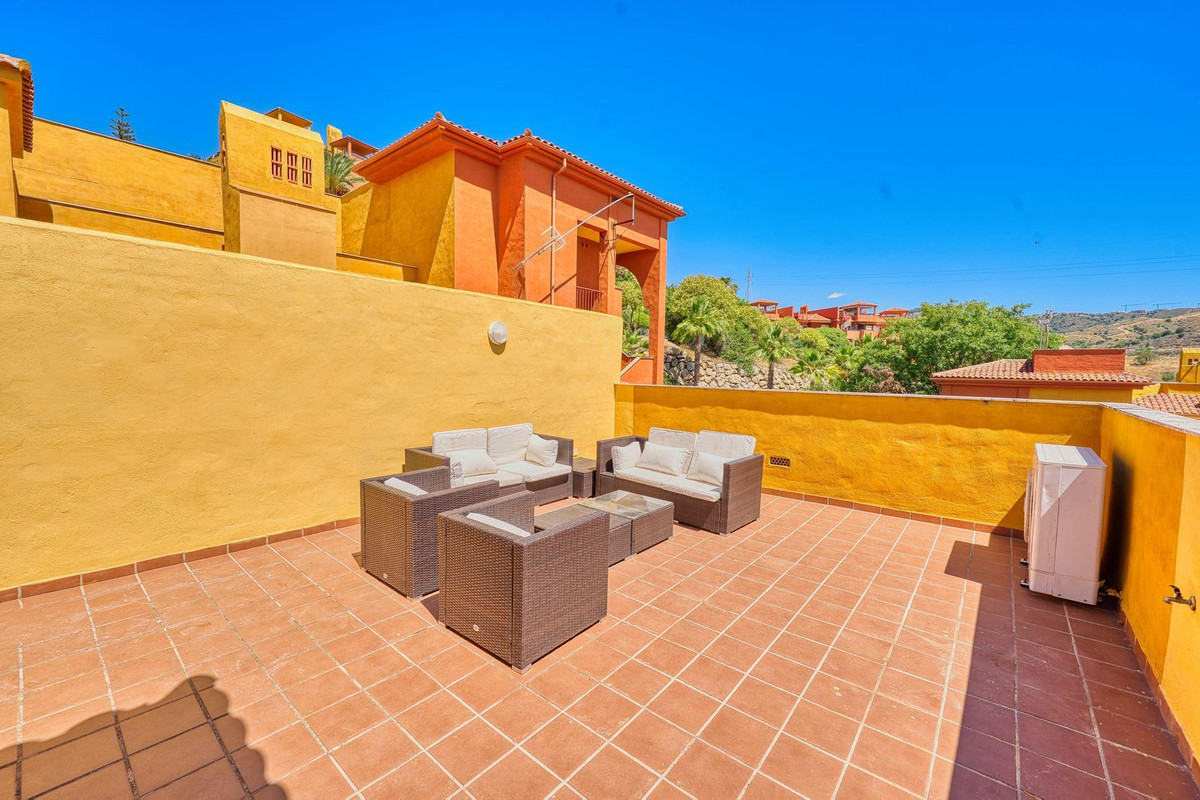 Apartment for long term rent in La Reserva de Marbella, Marbella East