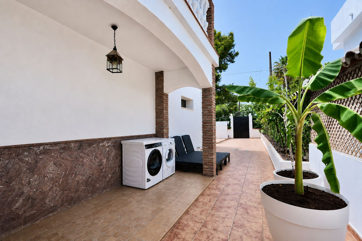 Semi Detached Villa for rent in Nueva Andalucia, Marbella
